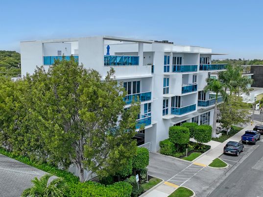 Exterior, Facade, Condo Building