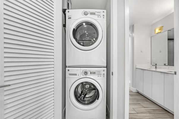 Interior, Utility Closets, Washer, Wood Texture Flooring