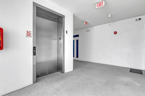 Elevator, Empty room, Interior