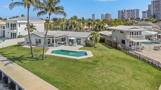 Backyard, Exterior, Pool