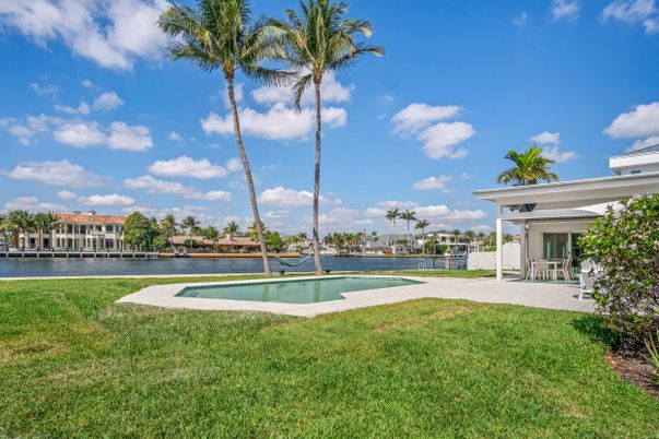 Exterior, Pool, Water