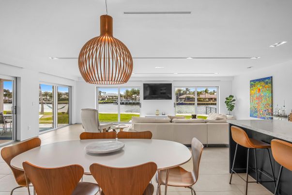 Dining room, Interior, Living room, Pendant Lights, Recessed Lighting, Water