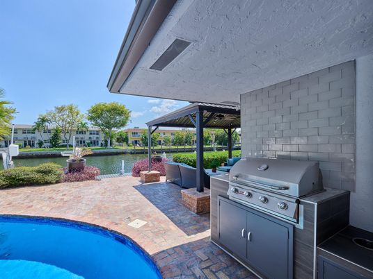 Exterior, Pool, Water