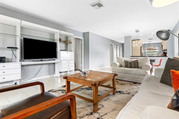 Dining room, Interior, Living room, Pendant Lights