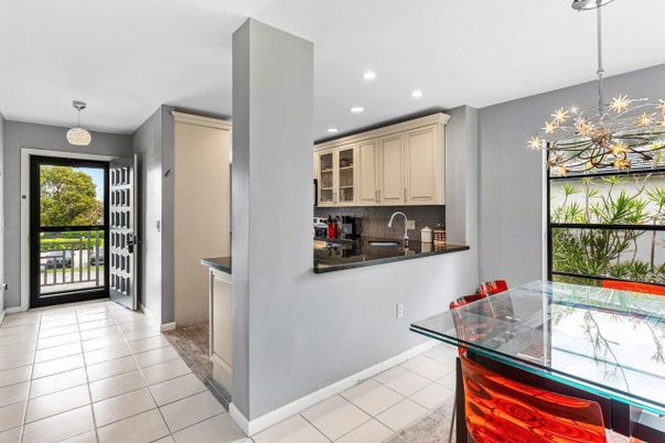 Dining room, Interior, Kitchen, Pendant Lights, Recessed Lighting