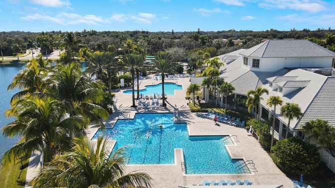 Exterior, Pool, Water
