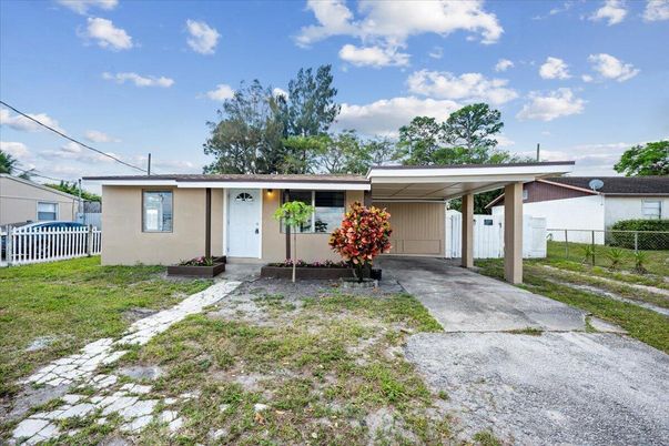 Attached, Backyard, Exterior, Facade, Ranch