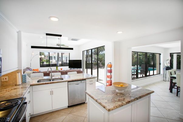 Interior, Kitchen, Living room, Recessed Lighting, Stainless Steel Appliances