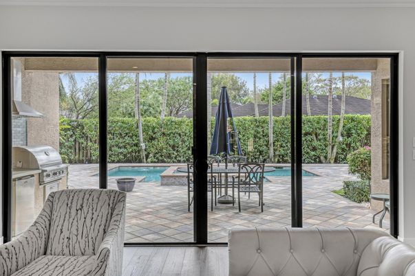 Interior, Pool, Sun Room