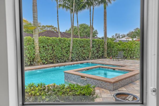 Exterior, Interior, Pool