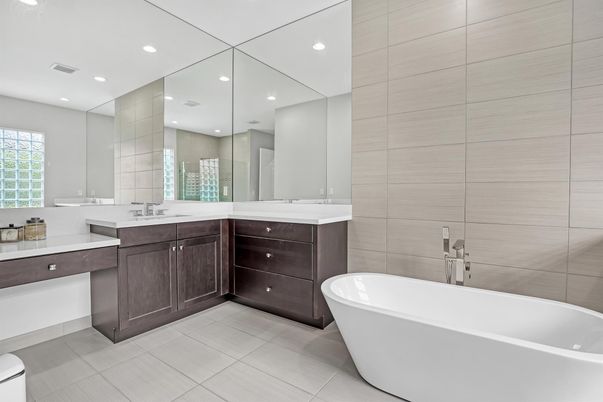 Bathroom, Free Standing Baths, Interior, Recessed Lighting