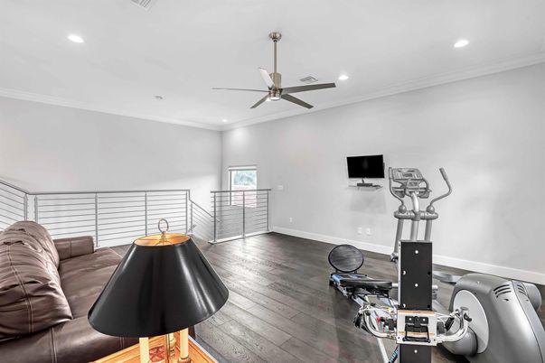 Fitness Equipment, Interior, Recessed Lighting, Wood Texture Flooring