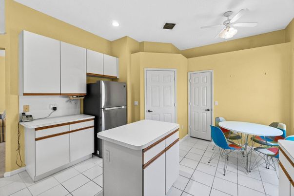 Dining room, Interior, Kitchen, Recessed Lighting