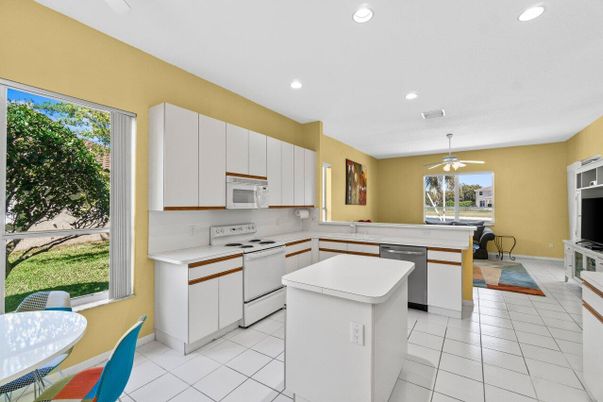 Dining room, Interior, Kitchen, Recessed Lighting