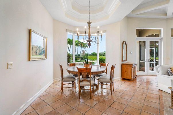 Chandelier, Dining room, Interior