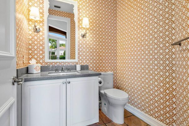 Bathroom, Interior, Recessed Lighting