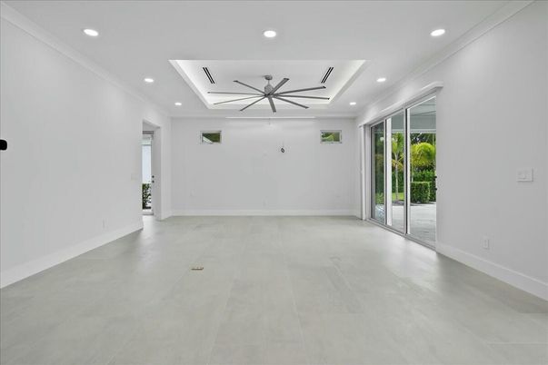 Empty room, Interior, Recessed Lighting