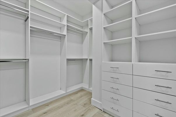 Interior, Walk-in Closets, Wood Texture Flooring
