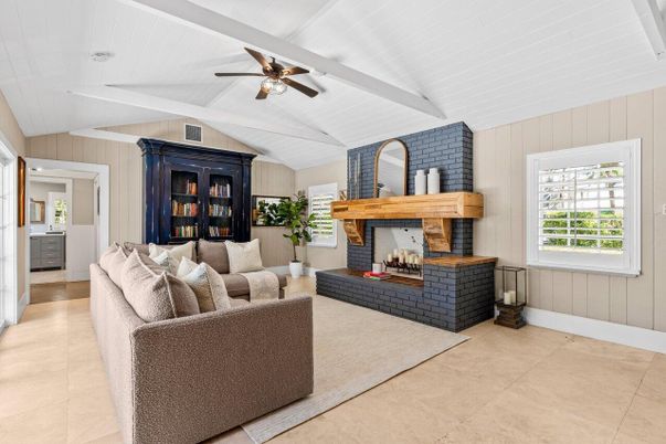 Fireplace, Interior, Living room
