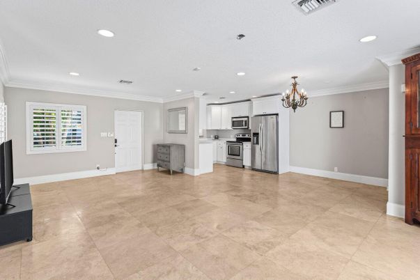 Chandelier, Interior, Kitchen, Recessed Lighting, Stainless Steel Appliances