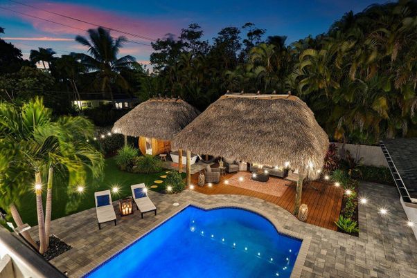 Exterior, Pool