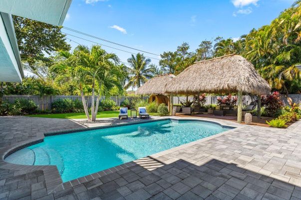 Exterior, Pool