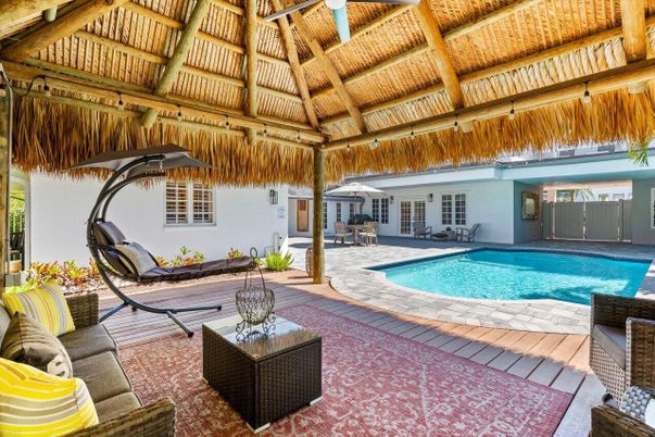 Exterior, Pool