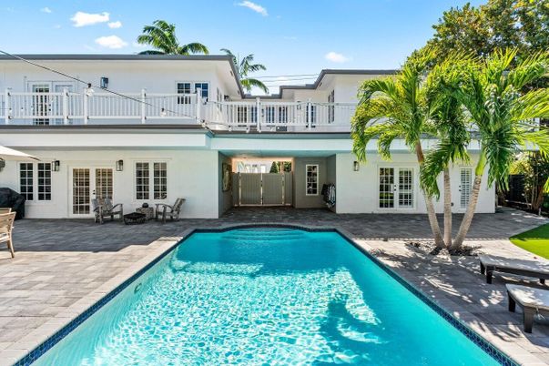 Exterior, Pool
