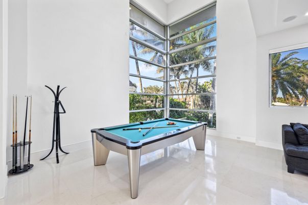 Billiard Table, Game Room, Interior, Recessed Lighting