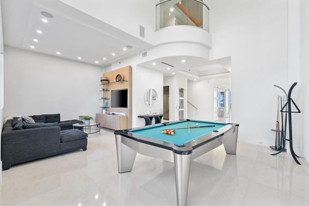 Billiard Table, Game Room, Interior, Recessed Lighting