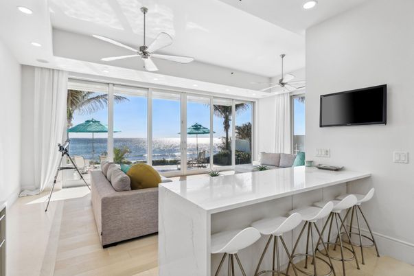 Interior, Living room, Recessed Lighting, Water, Wood Texture Flooring