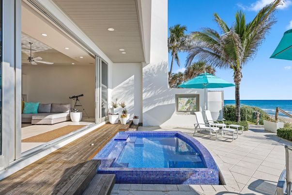 Exterior, Pool, Recessed Lighting, Water