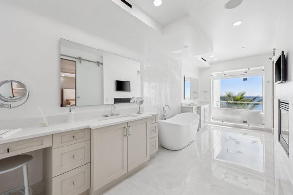 Bathroom, Dual Sink Vanities, Free Standing Baths, Interior, Marble, Recessed Lighting