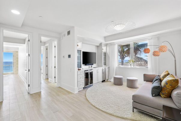 Interior, Living room, Recessed Lighting, Water, Wood Texture Flooring