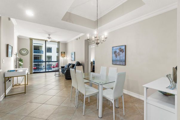 Chandelier, Dining room, Interior, Living room, Recessed Lighting
