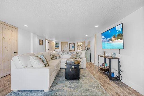 Interior, Living room, Recessed Lighting, Wood Texture Flooring