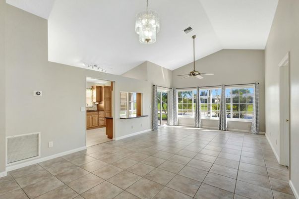 Empty room, Interior, Pendant Lights