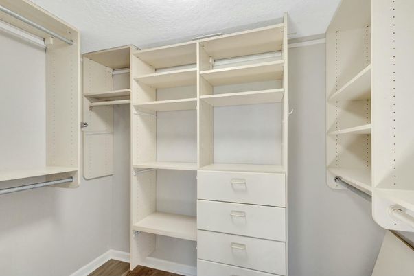 Interior, Walk-in Closets, Wood Texture Flooring