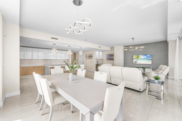Dining room, Interior, Living room, Pendant Lights, Recessed Lighting