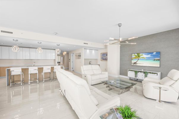 Interior, Kitchen, Living room, Pendant Lights, Recessed Lighting