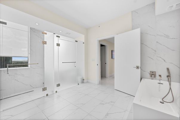 Bathroom, Interior, Marble, Marble Walls, Recessed Lighting