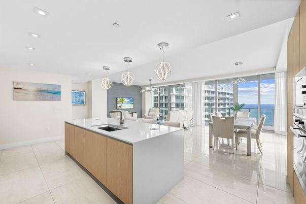 Dining room, Interior, Kitchen, Living room, Pendant Lights, Recessed Lighting, Water