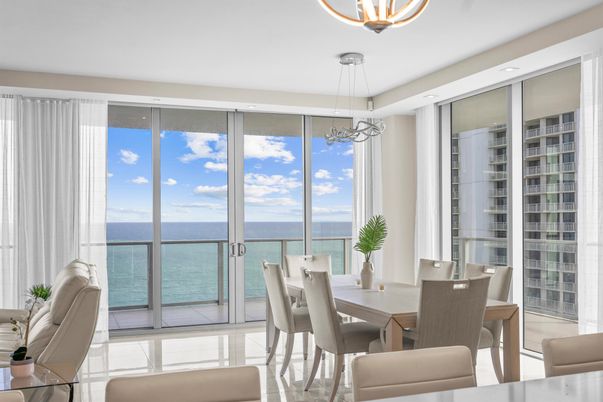 Dining room, Interior, Pendant Lights, Water
