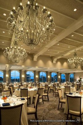 Chandelier, Dining room, Interior, Recessed Lighting, Water