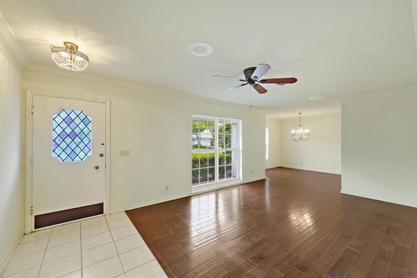 Chandelier, Empty room, Interior, Wood Texture Flooring