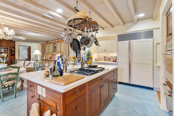 Chandelier, Dining room, Interior, Kitchen, Recessed Lighting, Wooden Beams, Wooden Ceilings, Wood Texture Flooring