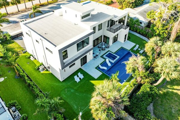 Exterior, Drone