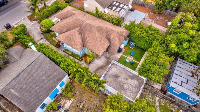 Exterior, Drone