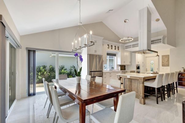 Dining room, Interior, Kitchen, Pendant Lights, Stainless Steel Appliances
