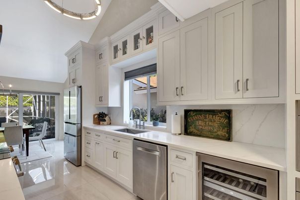 Dining room, Interior, Kitchen, Stainless Steel Appliances